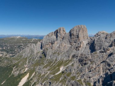 Dolomitlerde gezinti - Güney Tyrol Alto Adige 2025 'te güzel bir yürüyüş. Yüksek kalite fotoğraf
