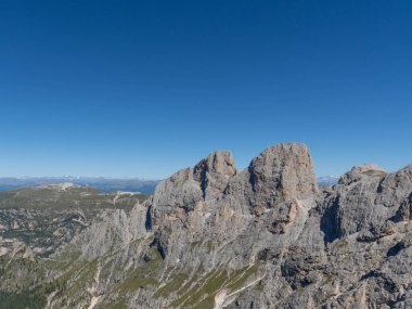 Dolomitlerde gezinti - Güney Tyrol Alto Adige 2025 'te güzel bir yürüyüş. Yüksek kalite fotoğraf