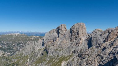 Dolomitlerde gezinti - Güney Tyrol Alto Adige 2025 'te güzel bir yürüyüş. Yüksek kalite fotoğraf