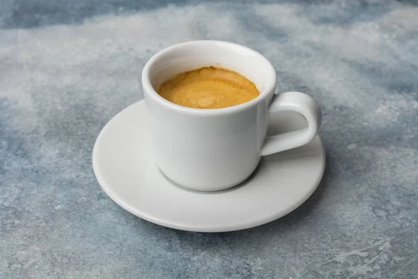 Una Taza Café Perfumado Fondo Claro — Foto de Stock
