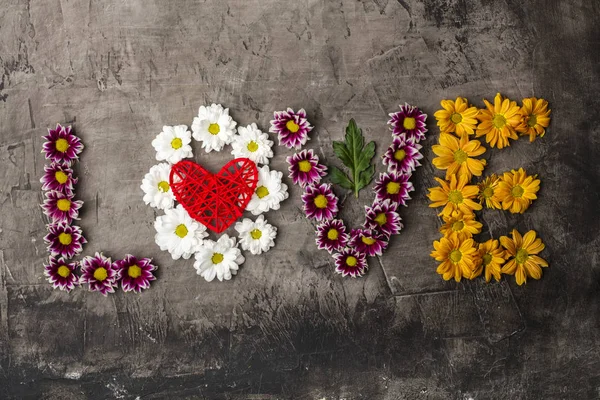 Szerelem Szót Virág Készült Levelek Lapos Feküdt Szeretet Fogalma — Stock Fotó