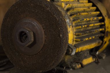 Kopya alanı ile bilemeye yarayan eski araçlar. Koyu arka plan