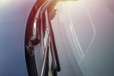 Fırçalar kopya alanı ile ön cam üzerinde. Temizleme Aracı, parlatma, nanocoatings kavramı