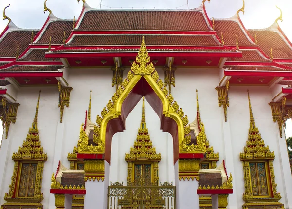 Chalong temple. Wat Chalong Phuket en önemli tapınak olduğunu