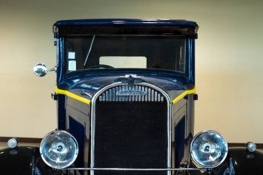 Moskova, Rusya - 6 Mayıs 2019: Retro arabalar sergisi. Vintage araba Chenard & Walcker 1931