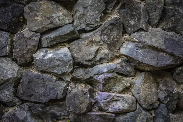 Een Deel Van Stenen Muur Voor Achtergrond Textuur Ruw Gesneden — Stockfoto