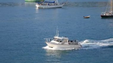 Turistler ile gemi yelken bağlantı noktası üzerinden - St. Thomas Ağustos 2017