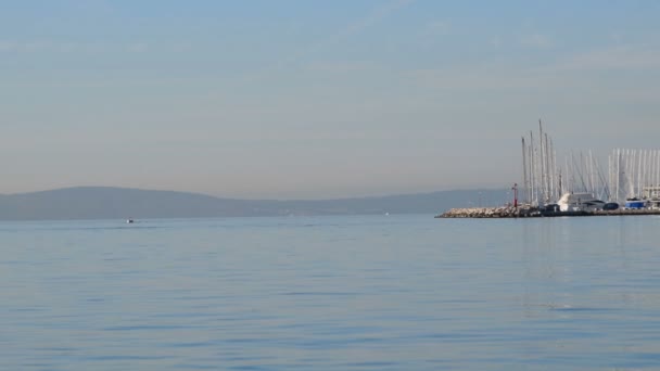 Barco Navega Desde Puerto Deportivo Mar Abierto Split Croacia — Vídeos de Stock