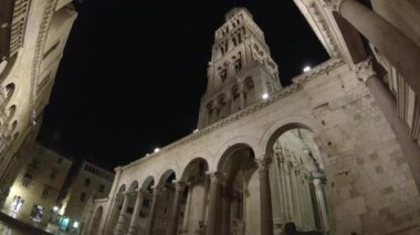 Saint Domnius ile çan kulesinde gece Split, Hırvatistan