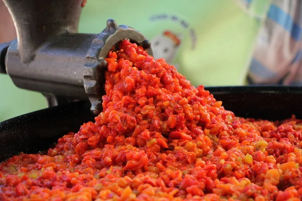 Mechanical Grinding Of Paprika