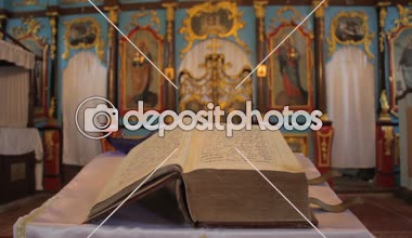 1 2'de eski bir kilise önünde fresk Defteri'ni 