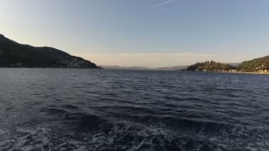 Lepetane - Kamenari, Körfezi Kotor, Karadağ gelen feribot tekne görünümünü