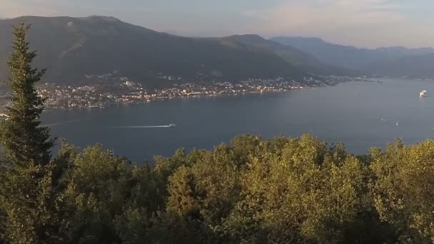Przyspieszone Clip Piękno Zatoka Kotor Pozostawiając Statek Wycieczkowy Boka Kotorska — Wideo stockowe
