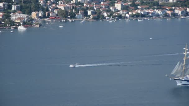 老式美丽的帆船在海 Kotor — 图库视频影像