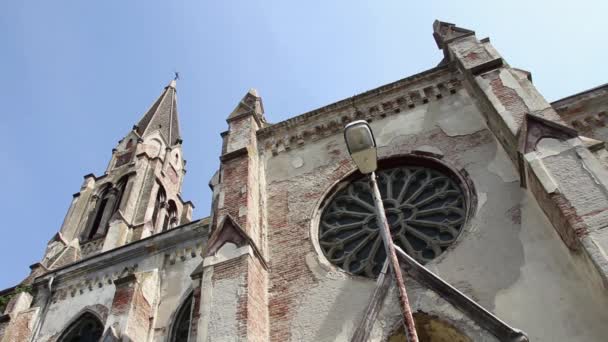 Una Antigua Iglesia Rústica Desde Exterior — Vídeo de stock