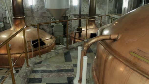 古い醸造所のインテリア — ストック動画