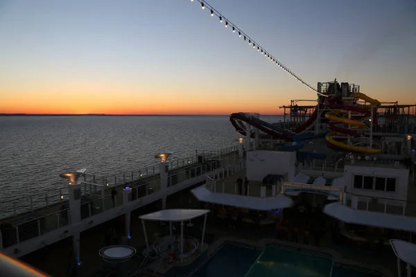 Blick Vom Kreuzfahrtschiff Bei Nacht — Stockfoto