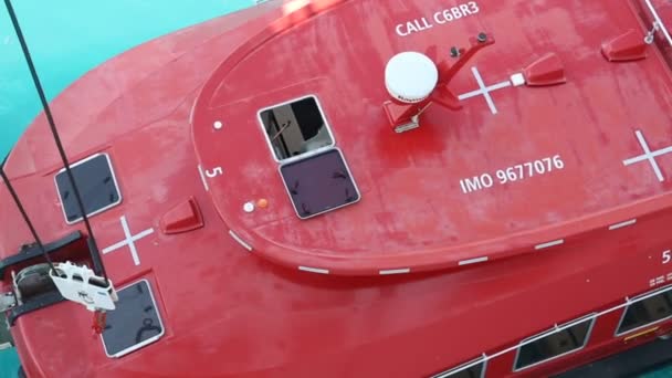 Barco Salvavidas Rojo Barco Salvavidas Rojo Baja Agua — Vídeo de stock