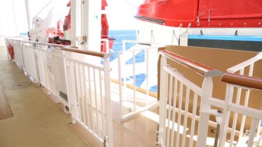 Açık güvenlik çit gemisi rüzgarda sways