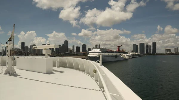 Hafen Und Kreuzfahrtschiffe Miami Florida Usa — Stockfoto