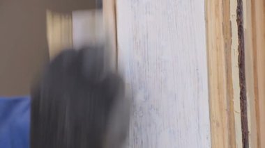 El ile zımpara ahşap kapı çerçeve 