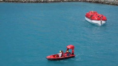Su içine güvenlik teknesi düşürücü hızlı kurtarma teknesi-Tortola, Ingiliz Virgin Adaları Haziran 2018