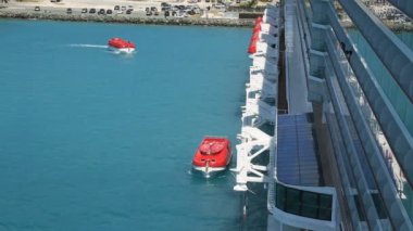 Kruvaziyer gemide güverte üzerinde asılı-Tortola, Ingiliz Virgin Adaları Eylül 2017