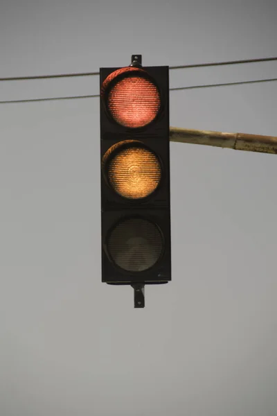交通红灯和黄灯 — 图库照片