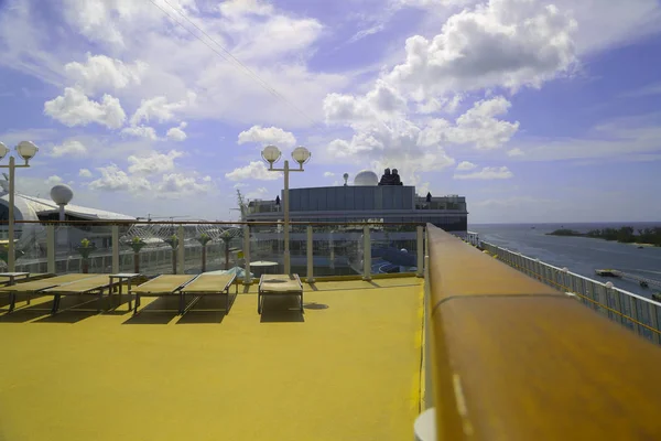 Vista Desde Cubierta Abierta Vacía Crucero Nassau —  Fotos de Stock