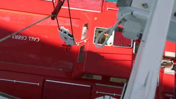 Rotes Rettungsboot Wird Ins Wasser Gelassen Tortola Britische Jungferninseln Juni — Stockvideo