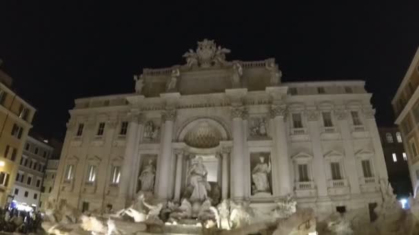 Люди Возле Фонтана Фонтана Треви Ночью Риме Италия Ноябрь 2018 — стоковое видео