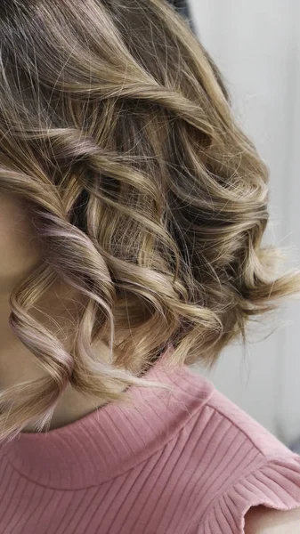 Blond hair after treatment with Curling iron