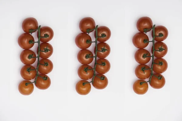 Whole Group Red Tomatoes Green Branch Isolated Gray Background Healthy — Stock Photo, Image