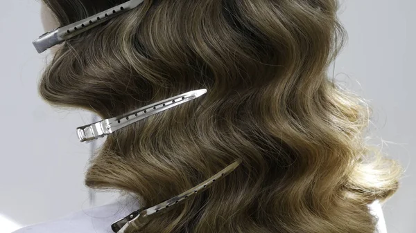 Srebrny Fryzjer Klipy Faliste Włosy Zbliżenie — Zdjęcie stockowe