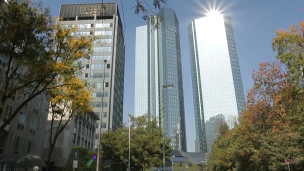 德国法兰克福 2011年10月 德国美因河畔法兰克福商业区的现代摩天大楼 — 图库视频影像