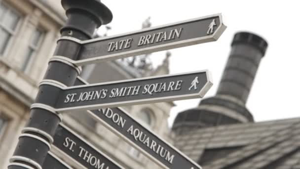 Sign Directions London Landmarks — Stock Video