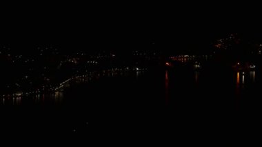 Kotor Körfezi gece deniz kıyısı