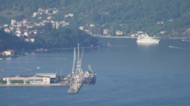 Cruise gemisi, Kotor bay (Boka Kotorska), Karadağ.