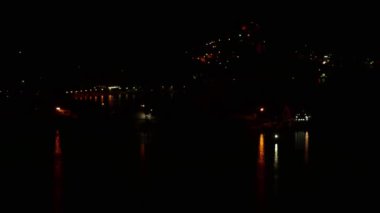  Gece sahil şeridi - Kotor Körfezi, Karadağ 