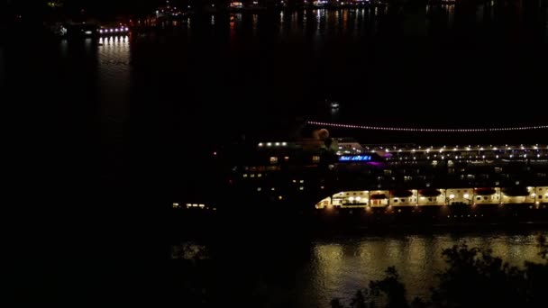 Освітлені Вітрилами Круїзного Корабля Вночі Затоці Котора Чорногорія 2019 Серпня — стокове відео