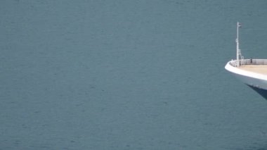 Close up - Holland America Line, Bayan Veendam yolcu gemisi - Ağustos 2019, Kotor bay (Boka Kotorska), Karadağ.