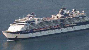 Cruise gemisi Celebrity Infinity, Celebrity Cruises - Ağustos 2019, Kotor bay (Boka Kotorska), Karadağ.