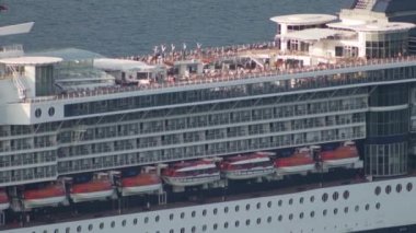 Cruise gemisi denize yelken - Celebrity Infinity, Celebrity Cruises - Ağustos 2019, Karadağ.