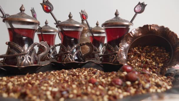 Турецький Чай Пес Розводив Чай Мідним Чаєм Ложками — стокове відео