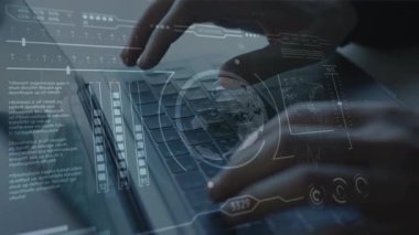 Klavyeye yazı yazan insan ellerini kapat