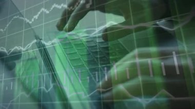 Finansal tablosu olan iş adamı