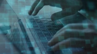 Bilgisayar kullanma office işadamı yakın çekim.