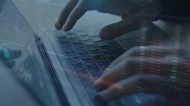 Kadın bilgisayar klavyesinde ışık efekti, teknoloji ve online alışveriş konsepti, borsa ve borsanın iki katına çıkarılması,