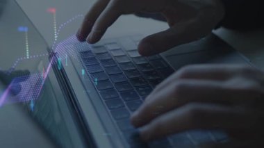 Ekranda birden fazla grafik ve grafikle birlikte dizüstü bilgisayarda çalışan iş adamlarına yakın çekim yapın. İş, teknoloji ve finans kavramı. çift pozlama.