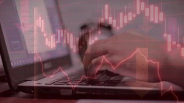 Kadın elinin finansal grafiği. Bilgisayar geçmişi. çoklu pozlama kavramı.